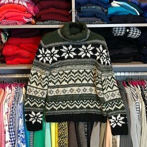 Tangents green/black/white print long sleeve turtleneck sweater size M